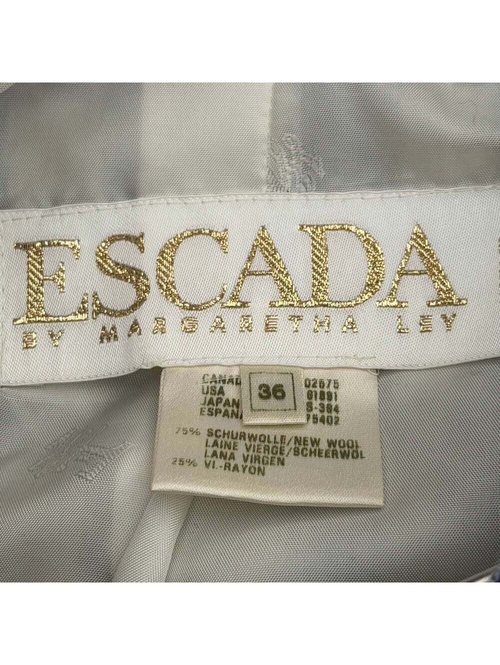 Escada - Picture 9 of 9